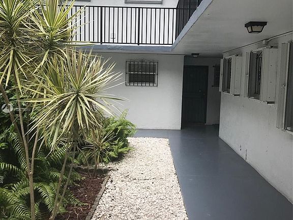 Ground level entrance, courtyard