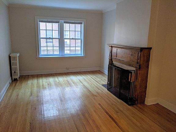 2nd image of 1454 Oak Ave #1