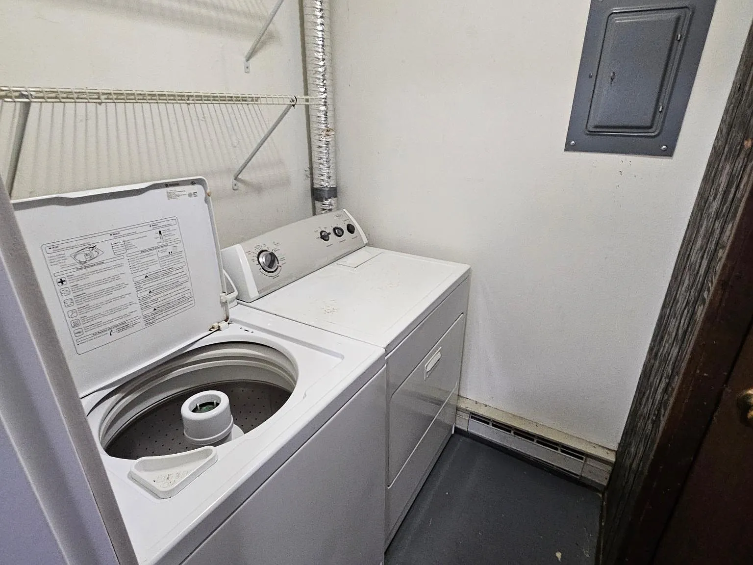 2 bed, 800 sqft, $1,300 — Photo 1