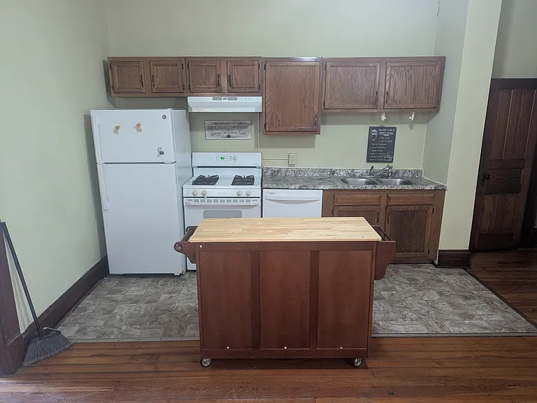 2158 Clifton Ave — Photo 5