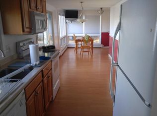 7 9th Ave, Halifax, MA 02338