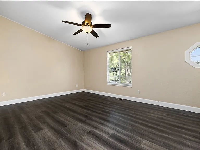 1316 S Manitou Ave — Photo 12