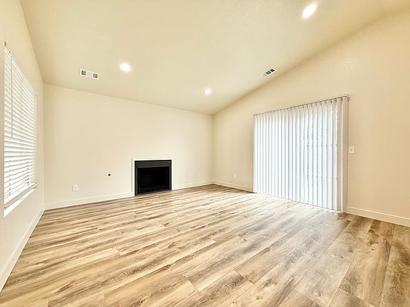 3rd image of 3836 Coffee Rd