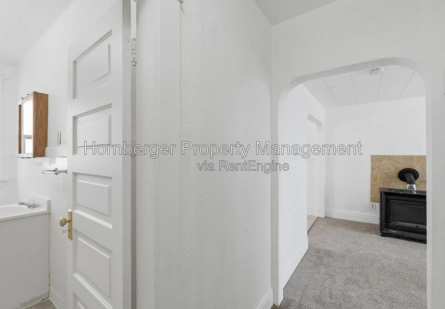 1 bed, 1.0 bath, 560 sqft, $895 — Photo 3