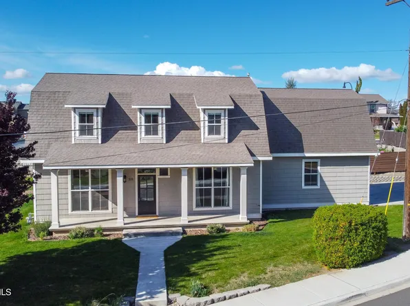 221 4th Ave, Zillah, WA 98953