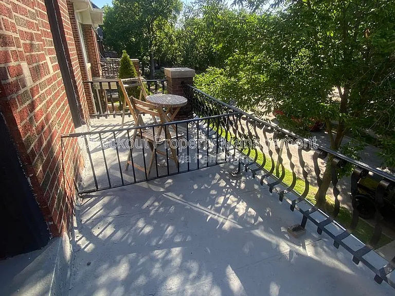2037 Maury Ave — Photo 12