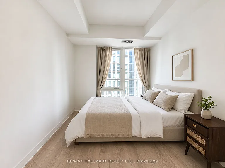88 Queen St E #1701 — Photo 11