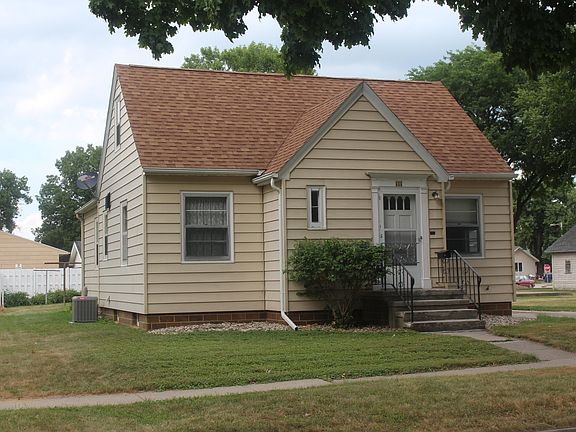 2nd image of 111 W 2nd St