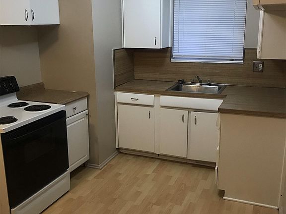 2nd image of 15441 Leona Dr