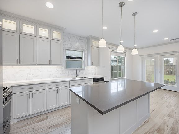 3rd image of 234 Cyprus Grove Dr