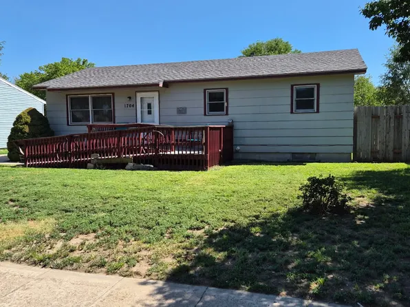 1704 Neil St, Garden City, KS 67846