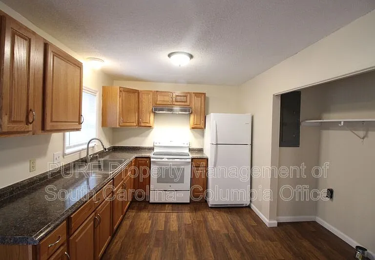 403 Charwood Ln — Photo 24