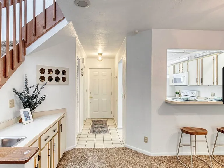 150 Limewood Pl #2 — Photo 4