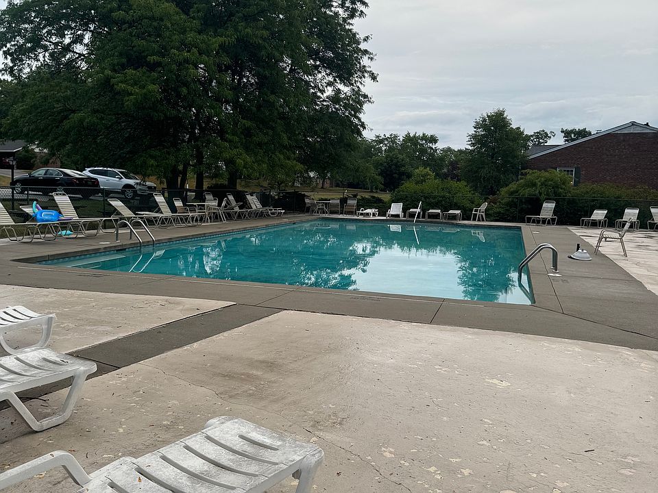 2nd image of 7015 Carriage Hill Dr APT 201