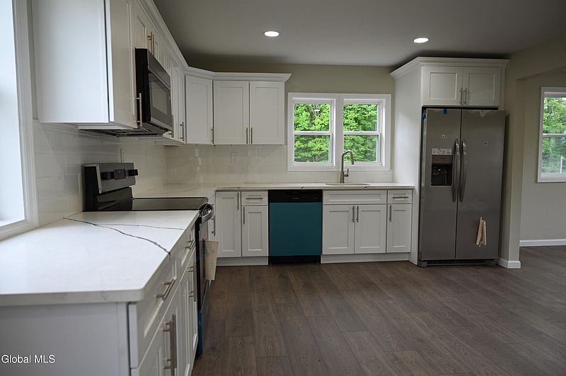 5th image of 144 Maple Bush Road
