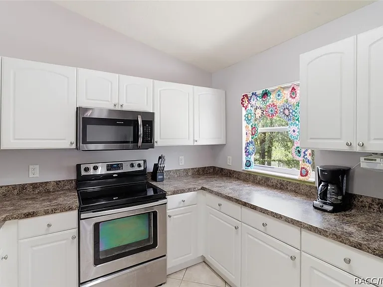 3220 E Rogers St — Photo 9