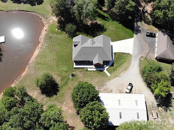 5th image of 15027 Beatties Ford Rd