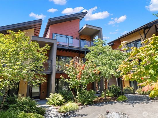 1723 9th Place NE, Issaquah, WA 98029