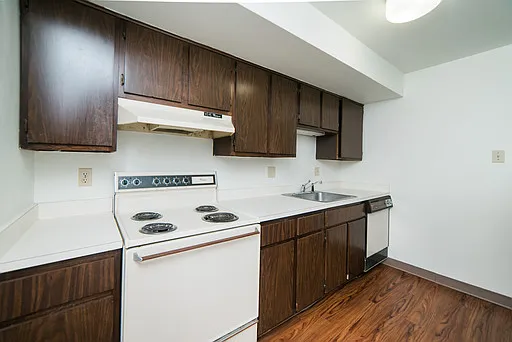 Sylvan Ridge Apartments — Photo 23