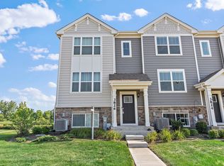 3826 Honeysuckle Ln, Elgin, IL 60124