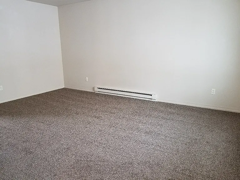 1620 Stiel Complex — Photo 9