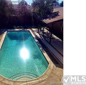 3rd image of 6434 Nagle Ave
