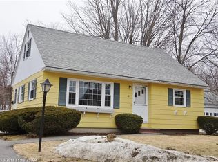 40 Robinhood Dr, Brewer, ME 04412