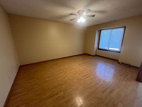 4th image of 1023 S Oak Grove Avenue