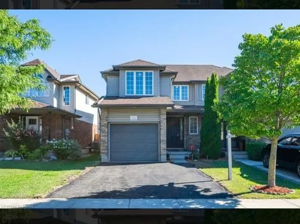 68 Wood Grove Cres, Cambridge, ON N1T 2A1