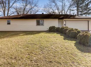 121 Fairway Rd, Carpentersville, IL 60110