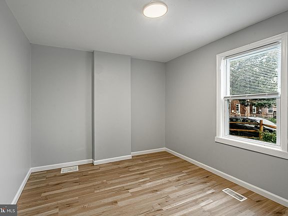 3rd image of 73 Wood St