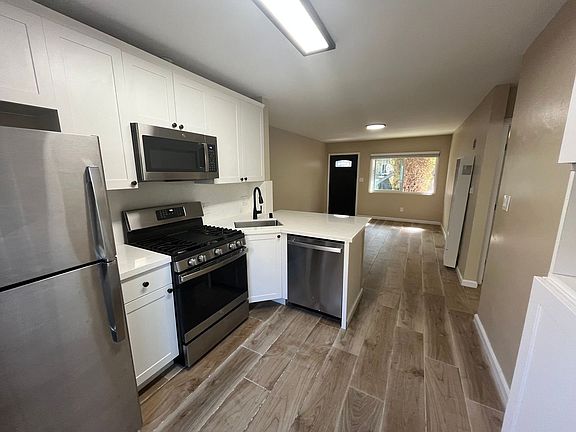 4th image of 1258 Pacific Beach Dr #3