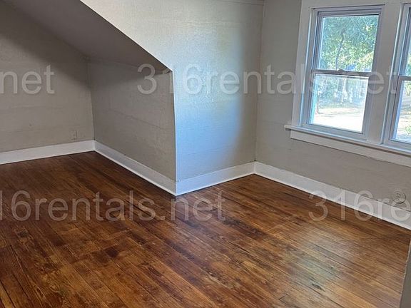 2nd image of 320 Race St