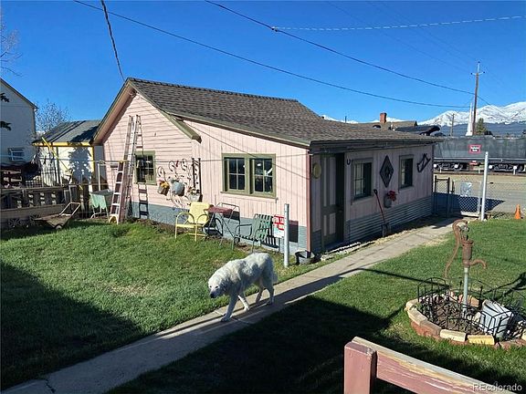 3rd image of 403 E 8th St