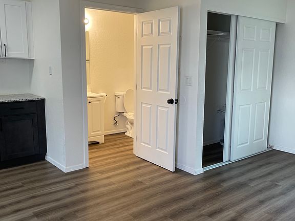 2nd image of 601 N Cameron Ave #5