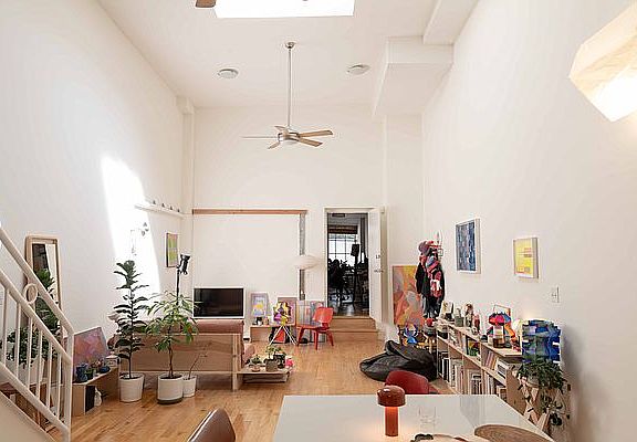 4th image of 378 Columbia St #1
