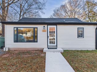 211 S 5th Ave, Mayodan, NC 27027