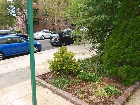 Rented by 18 REALTY | media 15