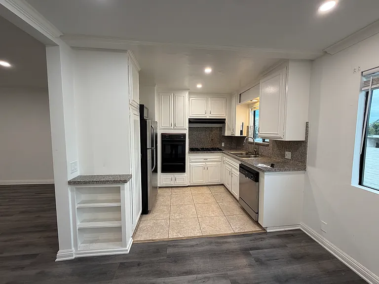 11661 Montana Ave #11 — Photo 4