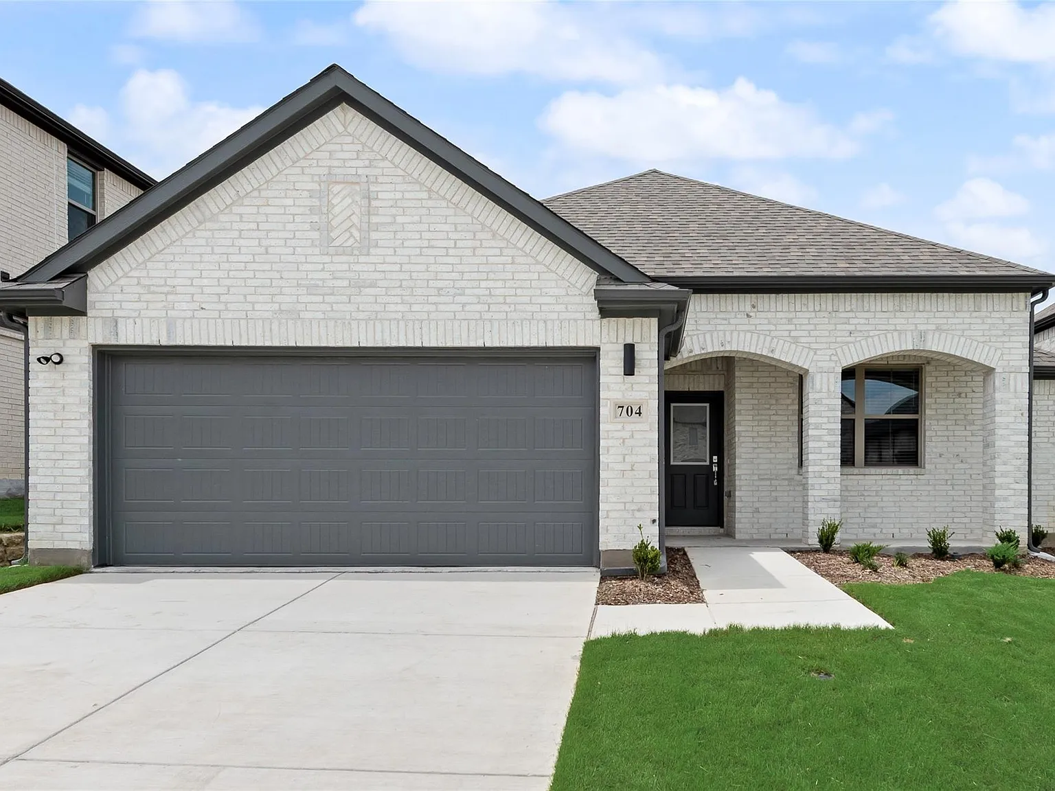 4 bed, 1818 sqft, $2,600 — Photo 1