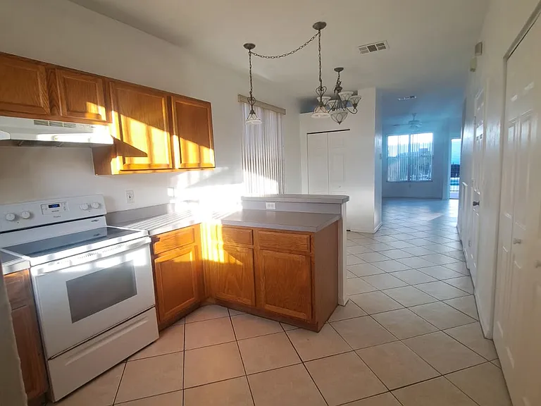 3930 SW 20th Ave #1907 — Photo 3
