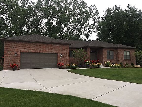 2nd image of 5741 Royal Park Cir