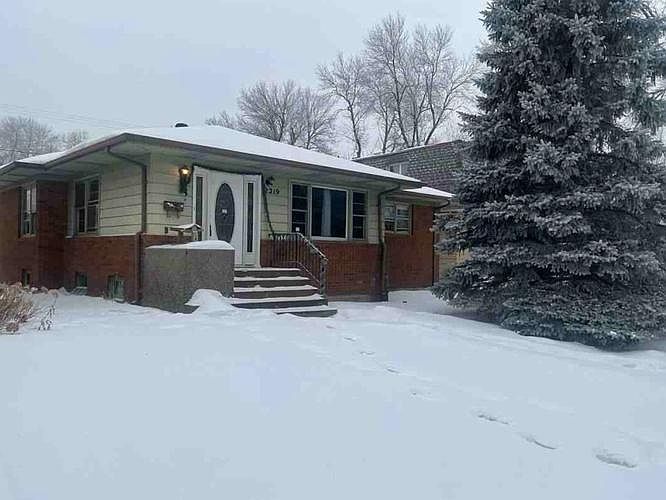 1st image of 2219 6th Ave E