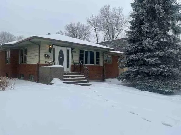 2219 6th Ave E, Hibbing, MN 55746