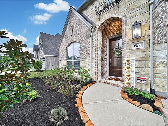 3rd image of 15991 Mahogany Mist Dr