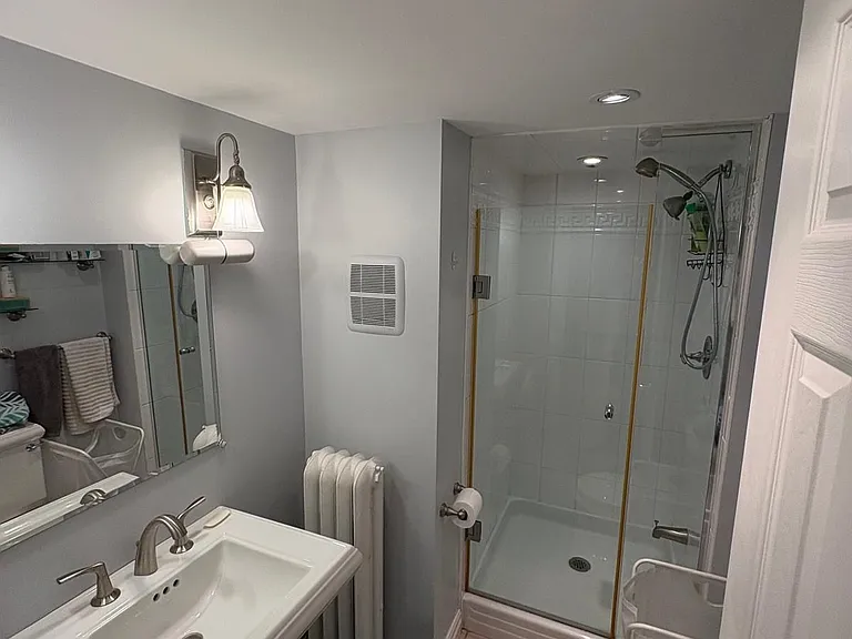47 Lawrence Cres — Photo 13