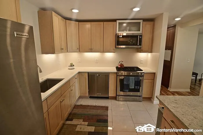4201 Lakeside Ave N #111 — Photo 5