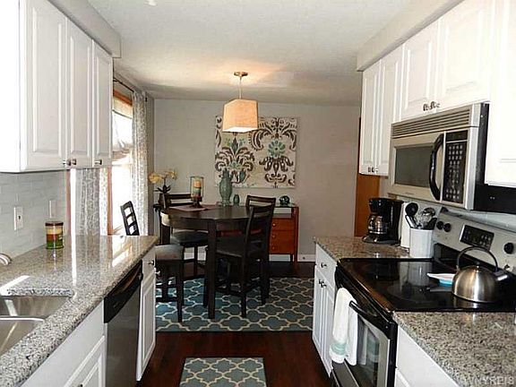 2nd image of 4301 Twilight Ln