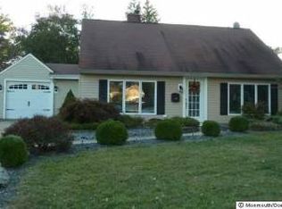 88 Roosevelt Cir E, Red Bank, NJ 07701