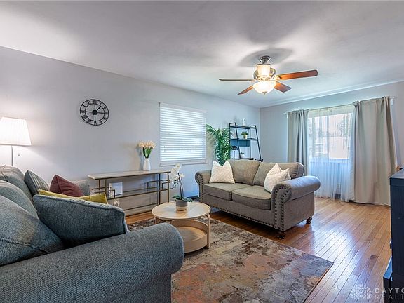 5th image of 1752 Mayfield Ave